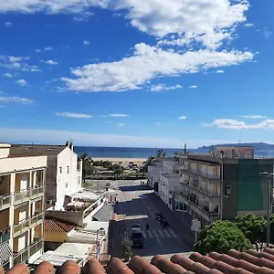 apartamento-victoria-300-m-de-la-playa-100-m-centro.topcostabravahotels.com/