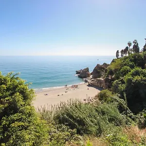 https://apartamentos-mc-nerja.1costadelsol.com